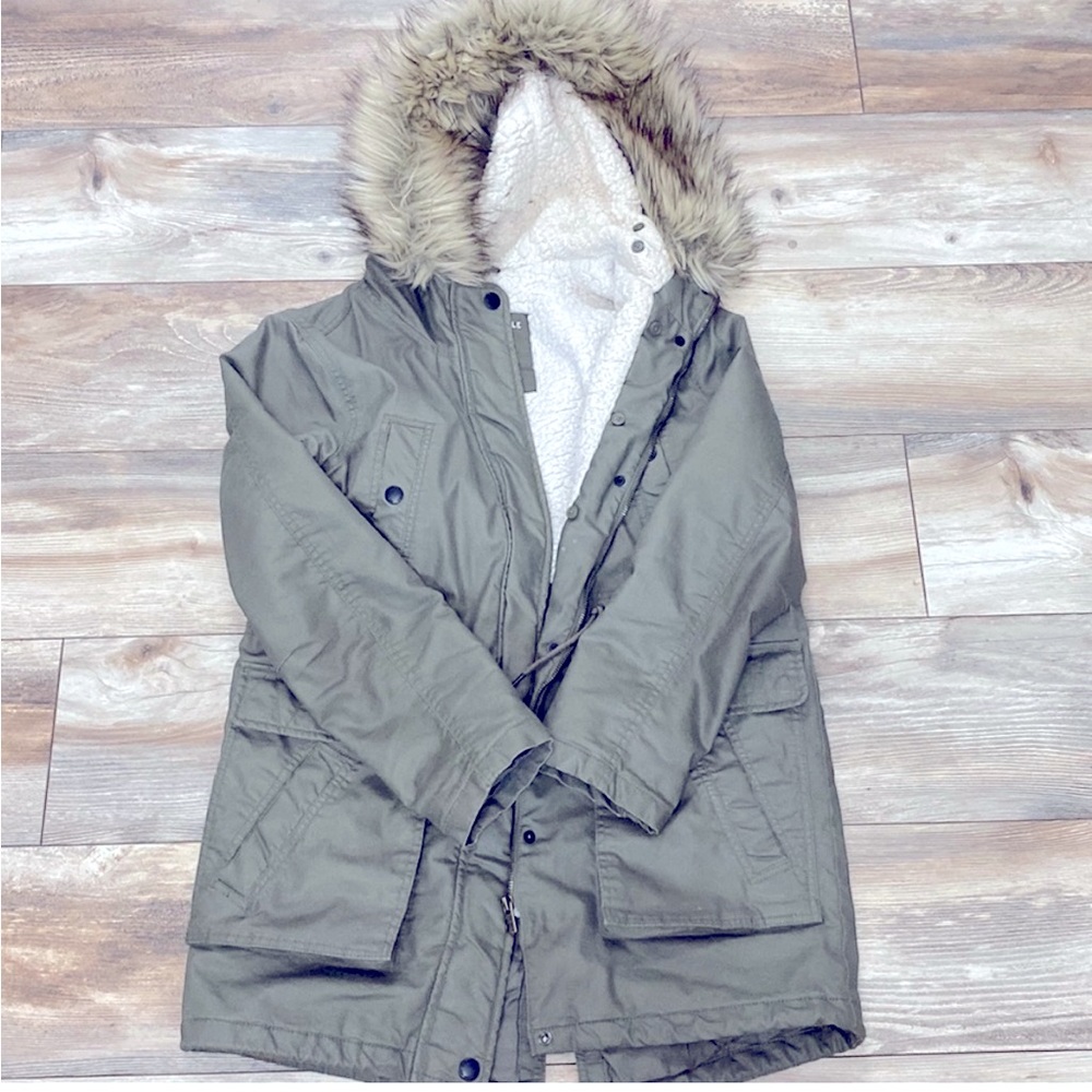 American Eagle Stadium coat with fur hood